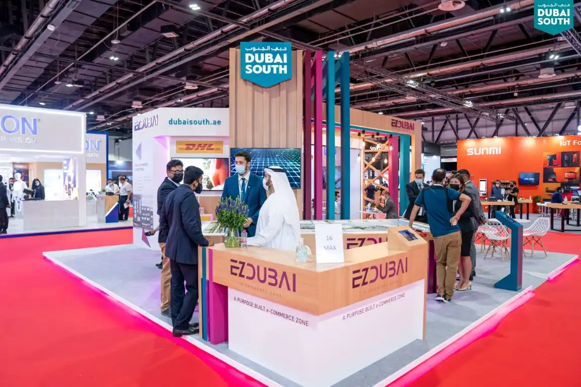 Internationale Messe für E-Commerce in Dubai; großes Treffen der Innovationen