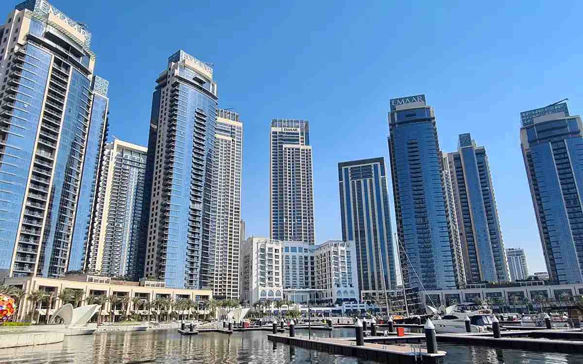 I mercati tradizionali intorno al Creek; colori, profumi e vita reale di Dubai