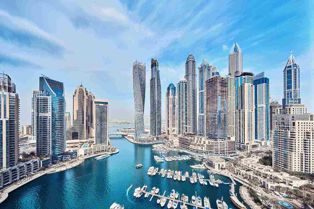 Familiarity with the towers and skyscrapers of Dubai Marina