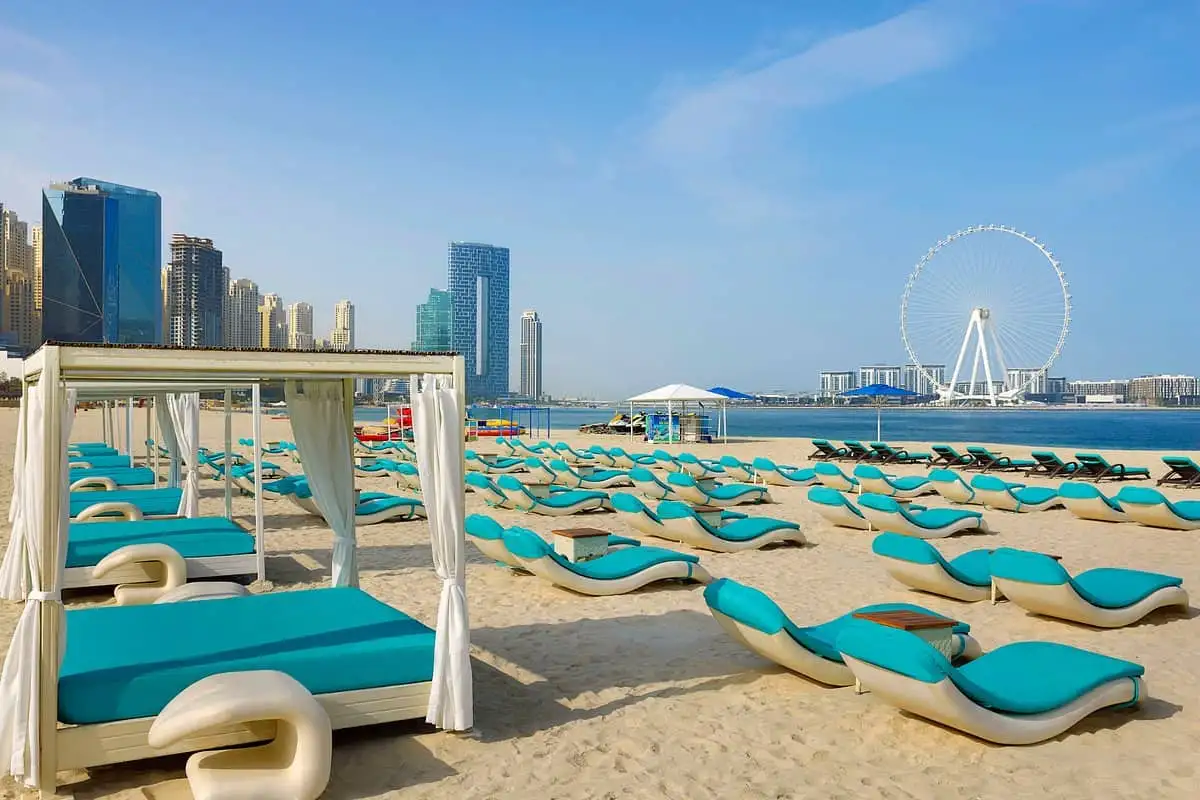Freizeit und Entspannung am Marina Beach in Dubai
