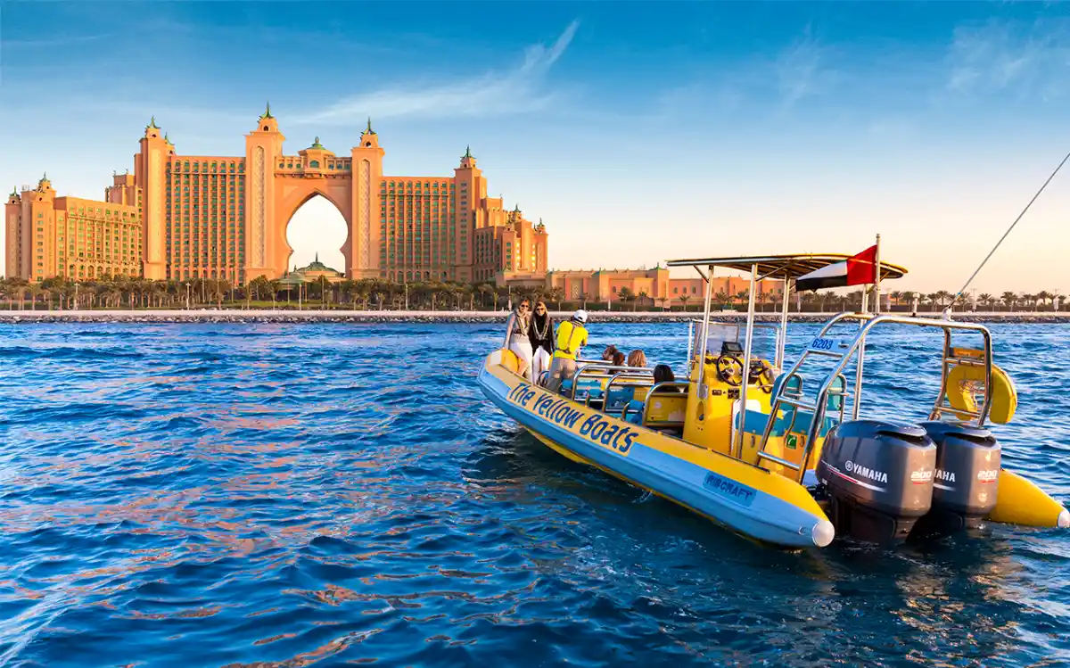 Cos'è il taxi acquatico giallo di Dubai e perché è così popolare?