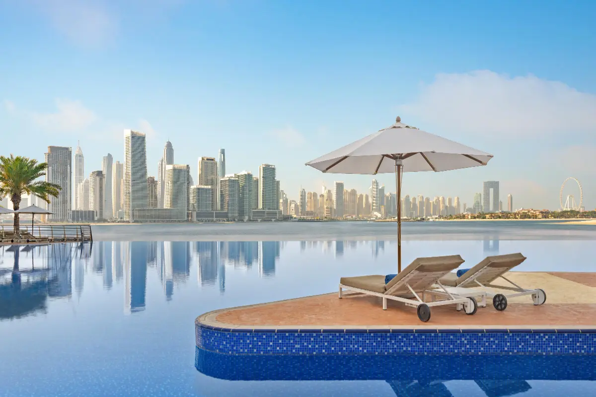 Camere e design interno dell'hotel Al Khouri Sky Garden