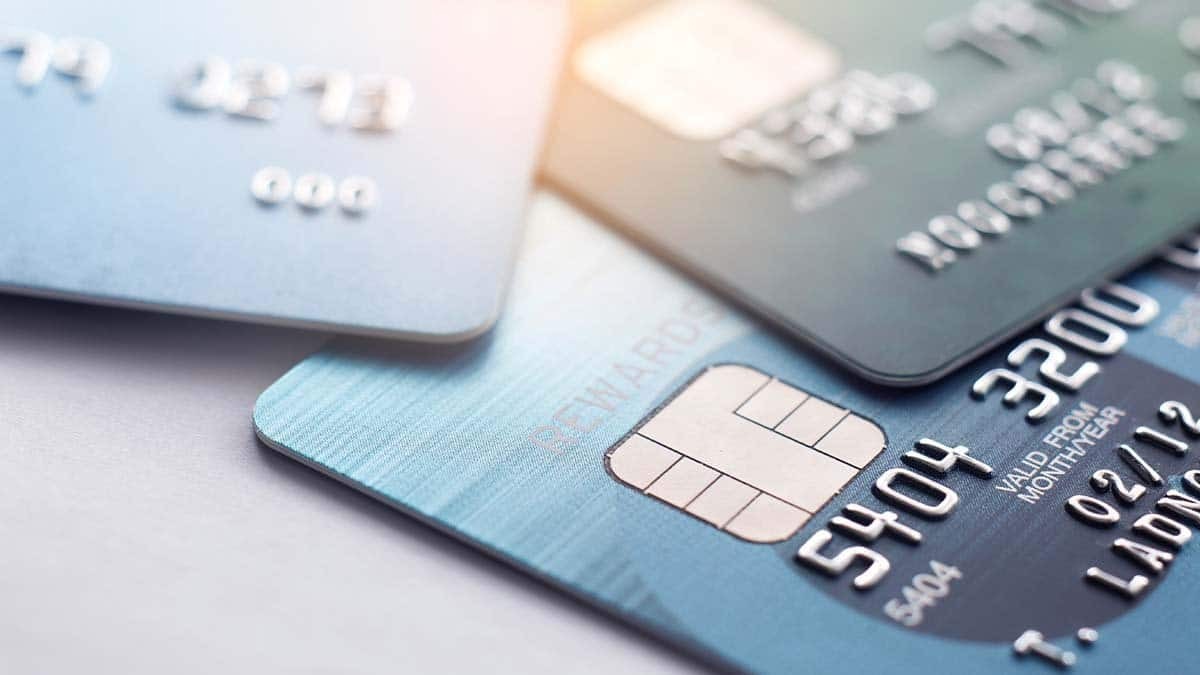دبیت کارت کیسے کام کرتا ہے؟